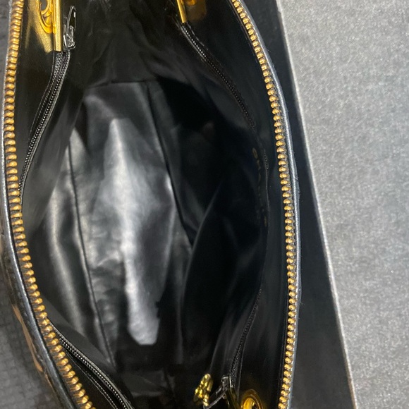 Chanel Quilted Chain Shoulder Bag - Picture 10 of 12